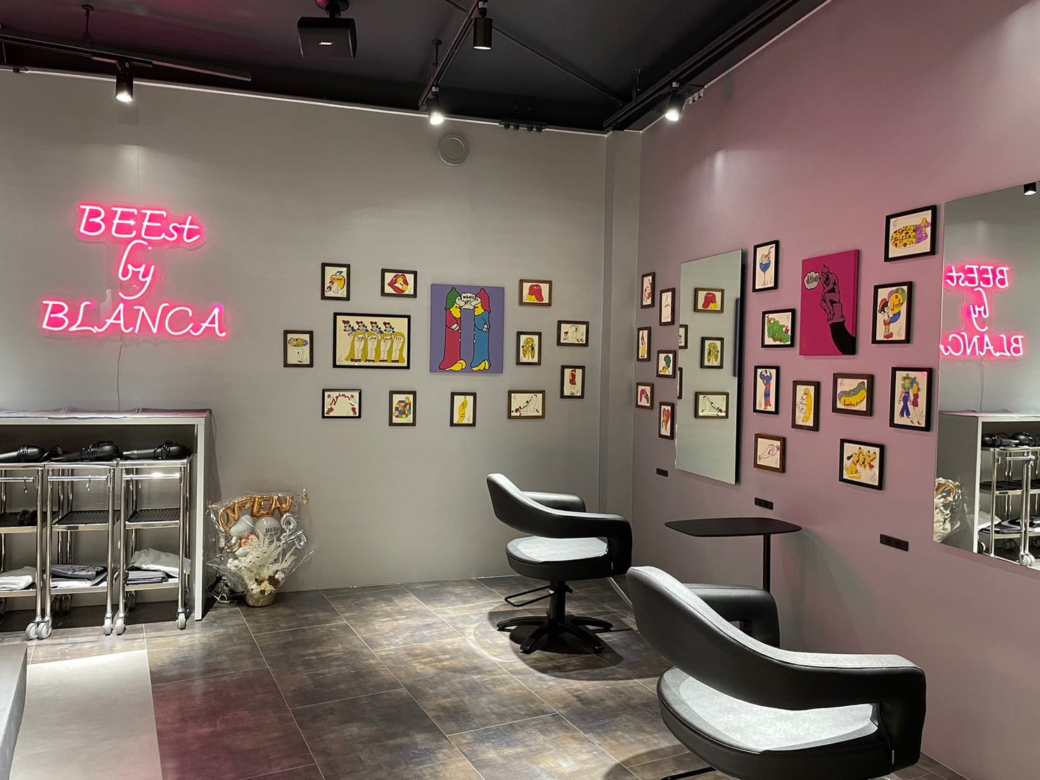 ネオン看板で美容室のイメージをより素敵に演出【サロン空間をランクUP