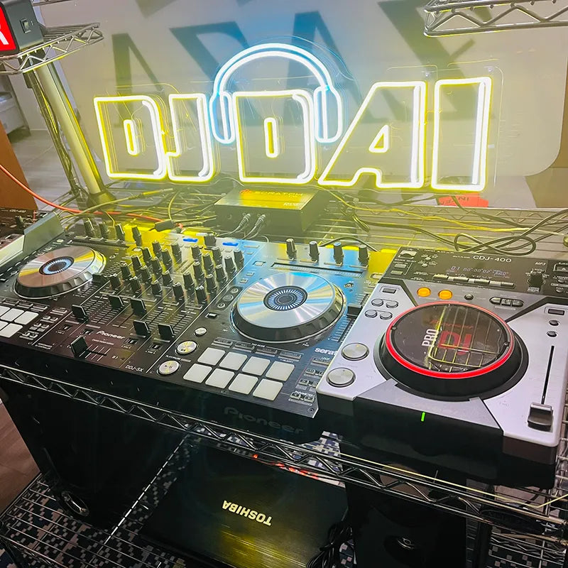 DJイベントのネオンサイン看板