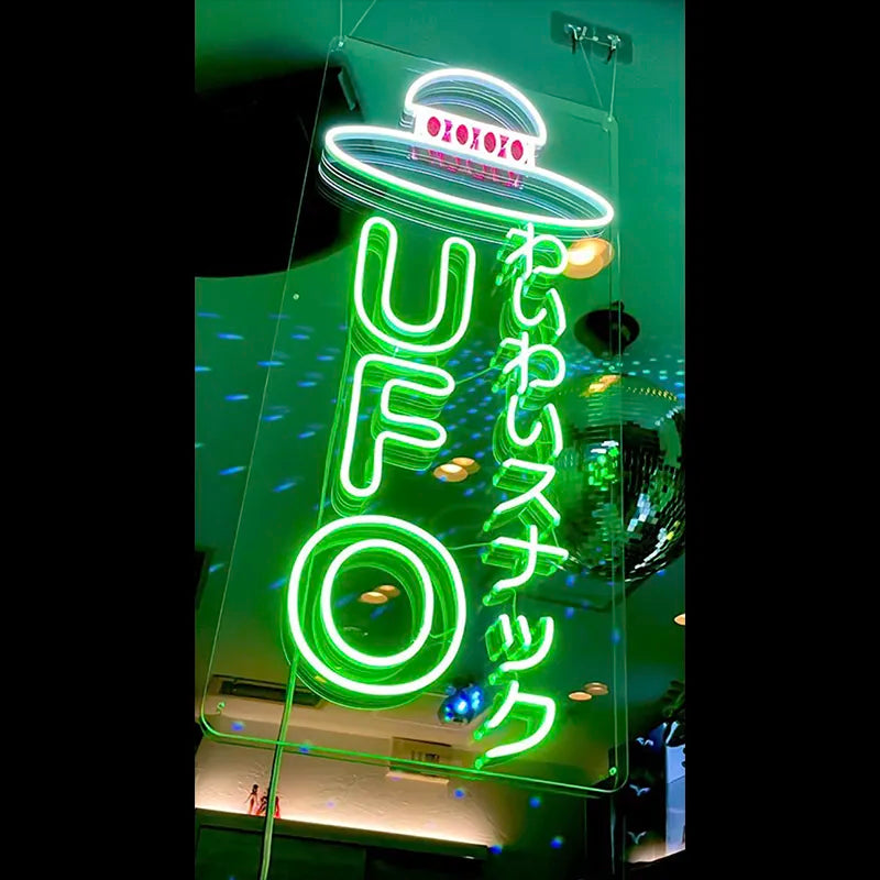わいわいスナックUFOさんのネオンサイン看板