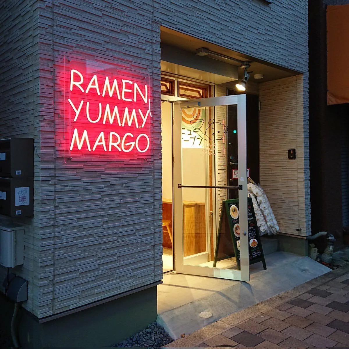 ラーメン店のアクリルネオンサイン