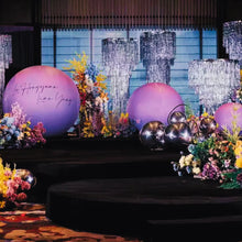 画像をギャラリービューアに読み込む, 幻想的でおしゃれな空間にあるピンクと紫が入り混じったカラーのバルーン