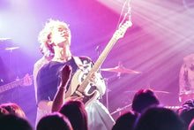 画像をギャラリービューアに読み込む, バンド【はいた雨粒】メンバー3