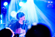 画像をギャラリービューアに読み込む, バンド【はいた雨粒】メンバー4