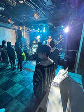 画像をギャラリービューアに読み込む, はいた雨ツブライブ会場7