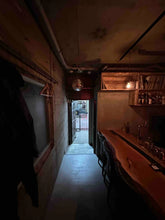 画像をギャラリービューアに読み込む, bar-record銀座の店内写真1