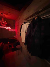 画像をギャラリービューアに読み込む, bar-record銀座の店内ネオンサイン