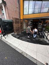 Load image into Gallery viewer, cafe-kitsune-aoyama入り口