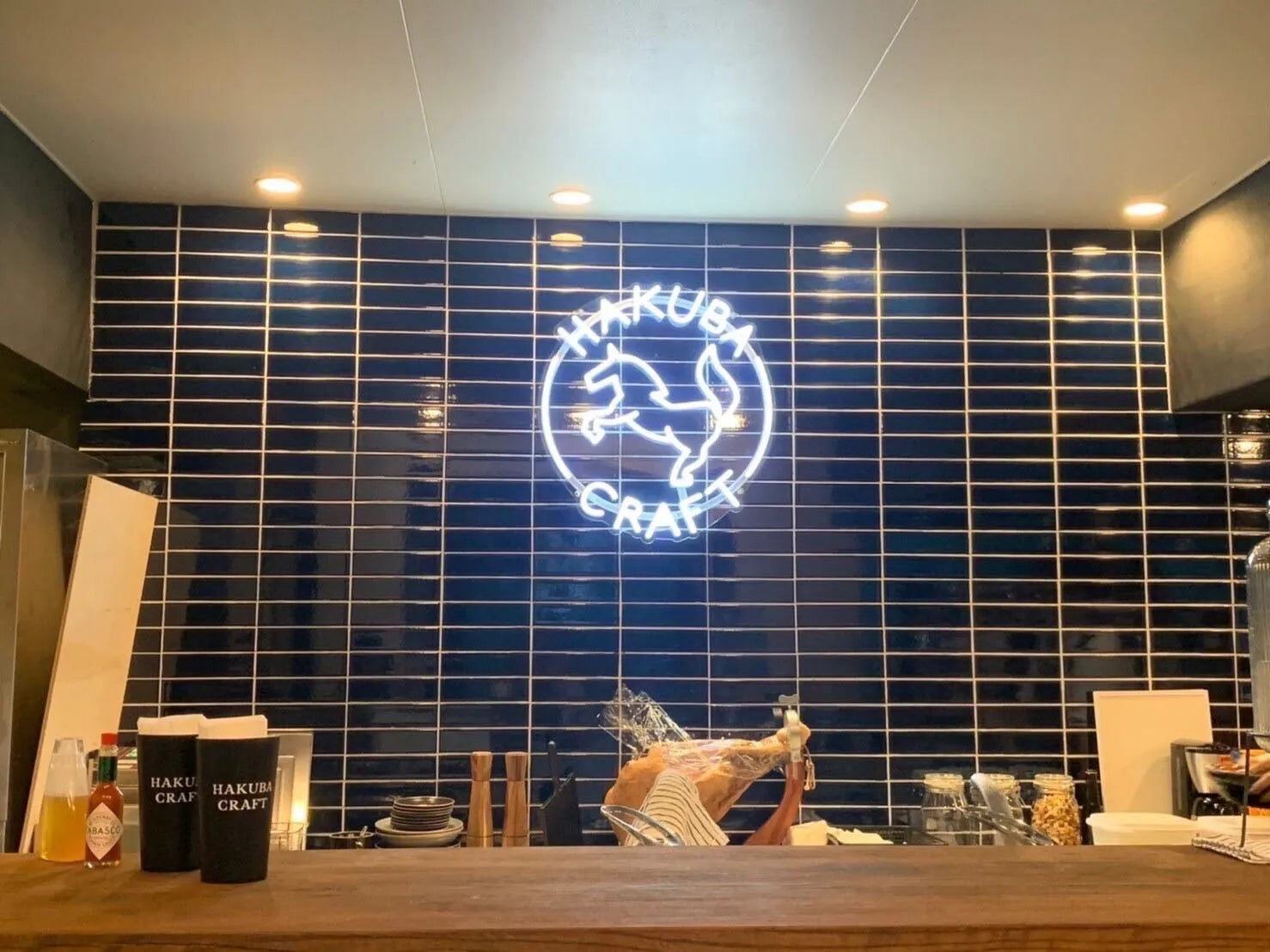 白馬のクラフトビール屋のアクリルネオンサイン