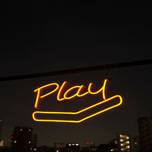 画像をギャラリービューアに読み込む, Playのネオンサイン