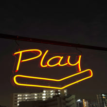 画像をギャラリービューアに読み込む, Playのネオンサイン