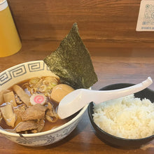 画像をギャラリービューアに読み込む, ラーメンまるみ 昔ながらの中華そばとライス