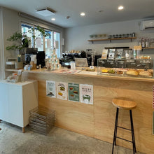 画像をギャラリービューアに読み込む, cafe tinno店内