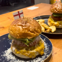 Load image into Gallery viewer, worldburger 名物バーガー