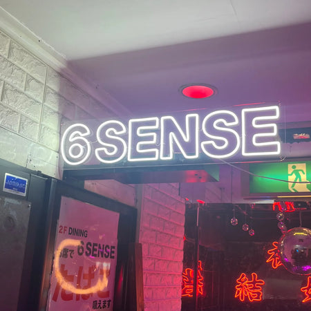 Dramatically increase customer numbers at your hotel bar! SHIBUYA STREAM HOTEL ☓ Neon sign