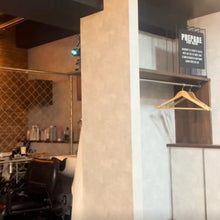 画像をギャラリービューアに読み込む, クリッパーズトウキョウ サロン内の様子
