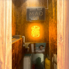 Load image into Gallery viewer, worldburger　地下につながる階段
